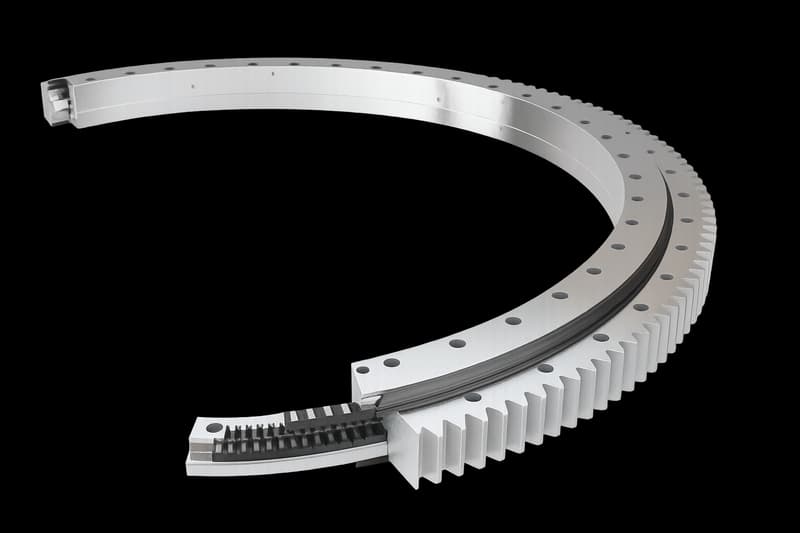 Blade bearing seal