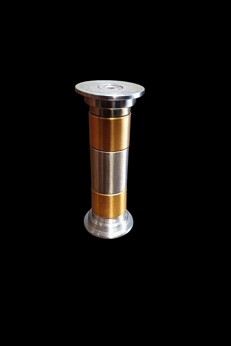 Tip guide pin